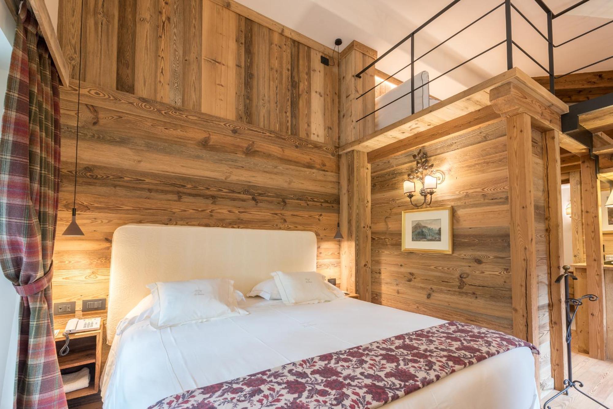 De La Maison Hotel